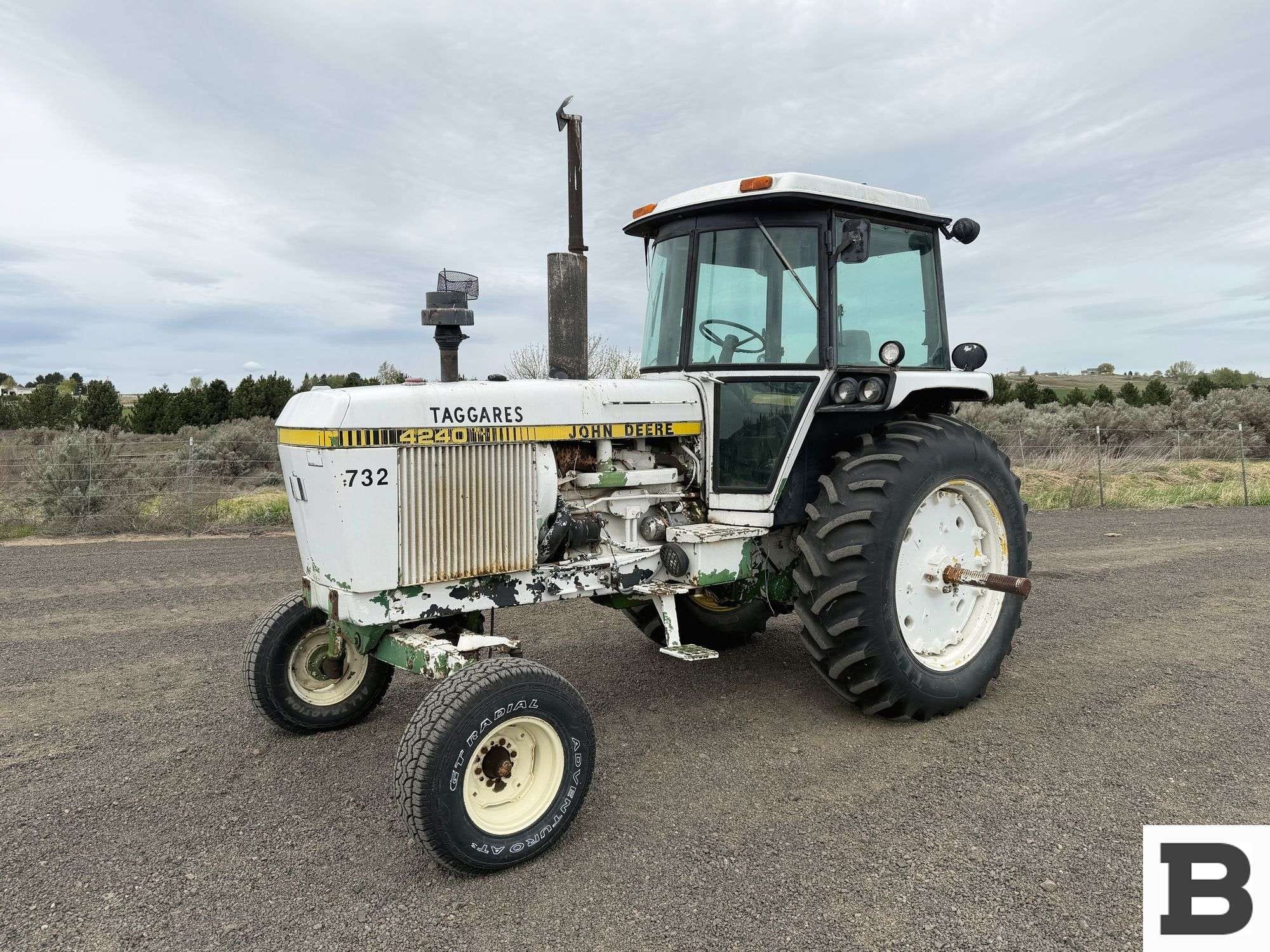 1978 John Deere 4240 Equipment Image0