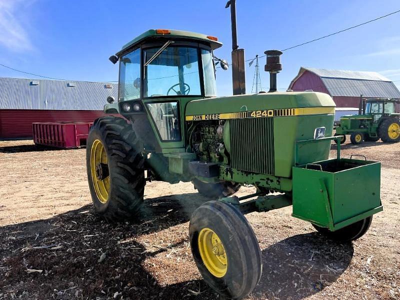 Image of John Deere 4240 Image 1