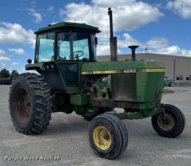 Image of John Deere 4240 equipment image 2