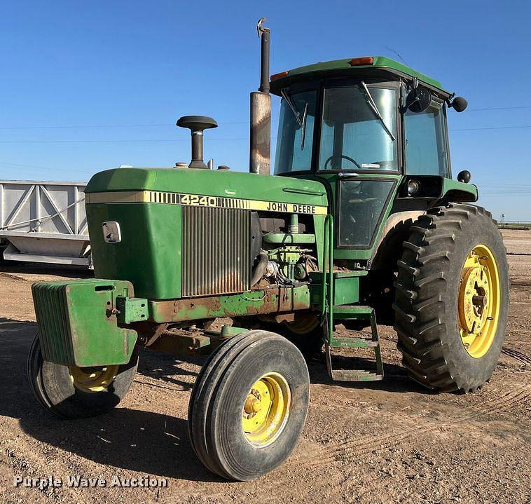 Image of John Deere 4240 Primary image