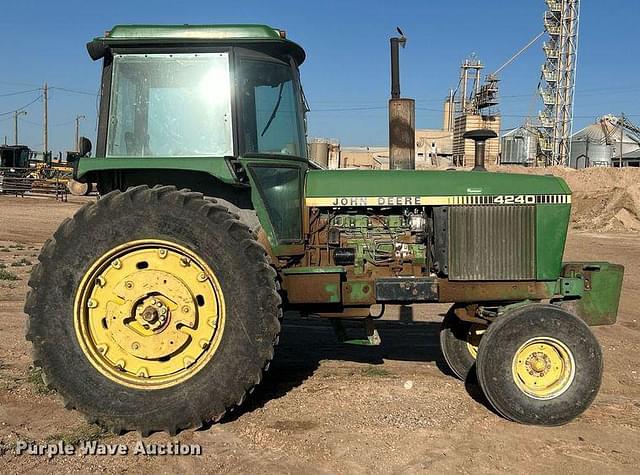 Image of John Deere 4240 equipment image 3