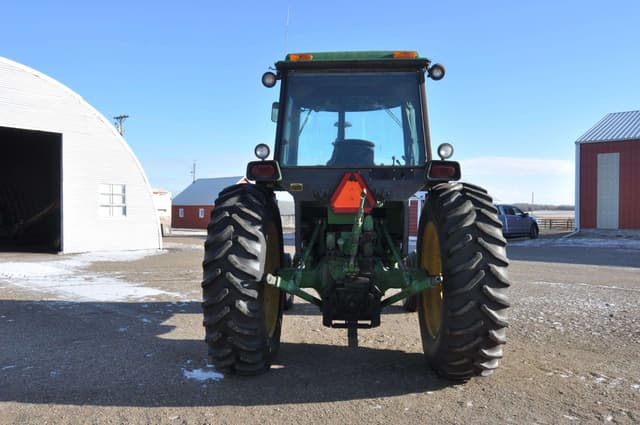 Image of John Deere 4240 equipment image 4