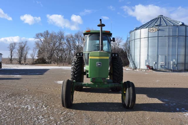 Image of John Deere 4240 equipment image 3