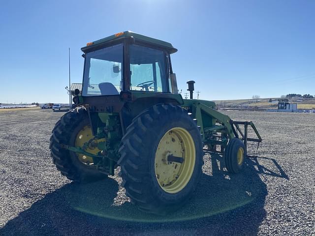 Image of John Deere 4240 equipment image 4