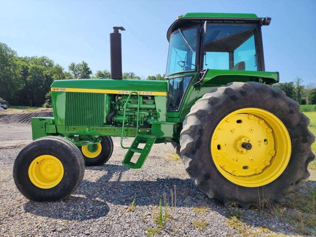Main image John Deere 4430