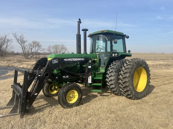 Main image John Deere 4440