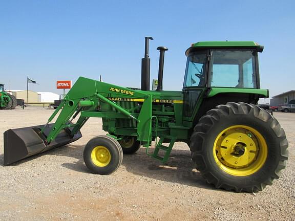 Image of John Deere 4440 equipment image 1