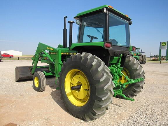 Image of John Deere 4440 equipment image 2