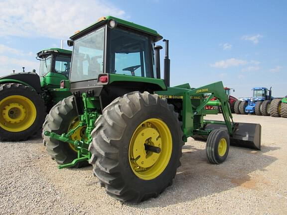 Image of John Deere 4440 equipment image 4