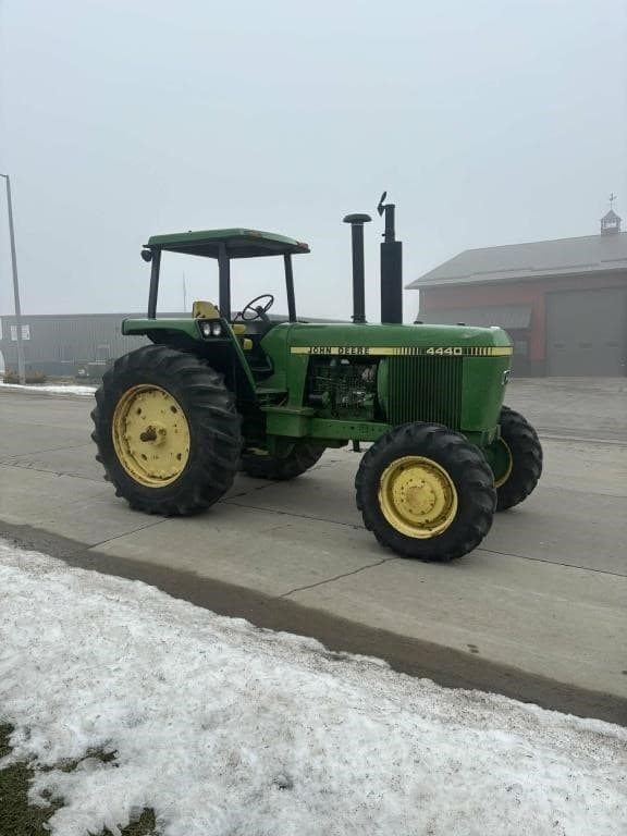Image of John Deere 4440 equipment image 2
