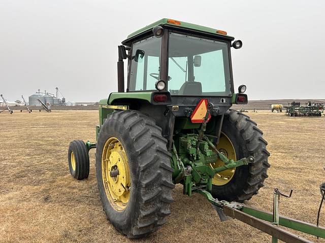 Image of John Deere 4440 equipment image 2