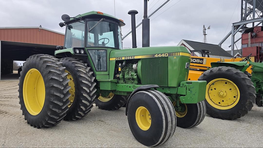 Image of John Deere 4440 Primary image
