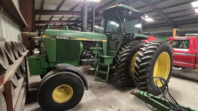 Image of John Deere 4440 equipment image 3