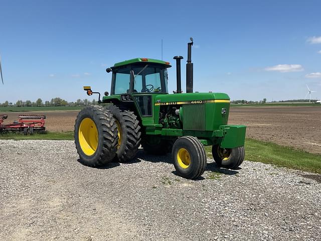 Image of John Deere 4440 equipment image 1