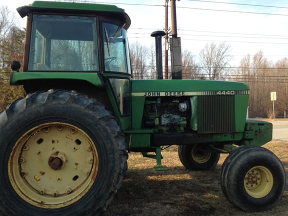 1978 John Deere 4440 Equipment Image0