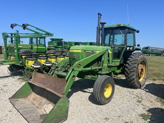 Main image John Deere 4440