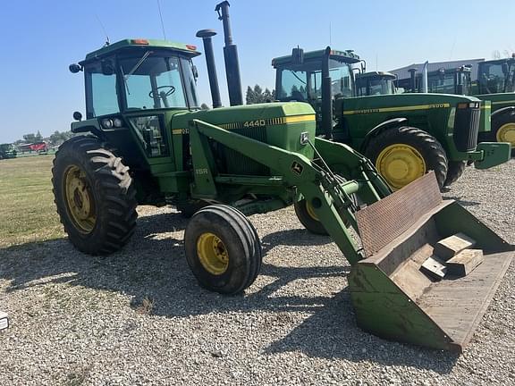 Image of John Deere 4440 equipment image 1