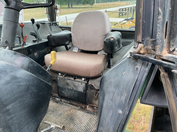 Image of John Deere 4440 equipment image 4