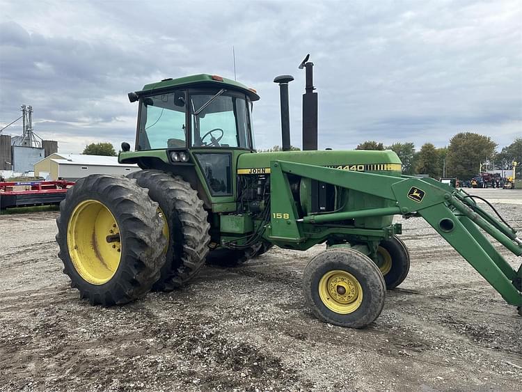 1978 John Deere 4440 Equipment Image0