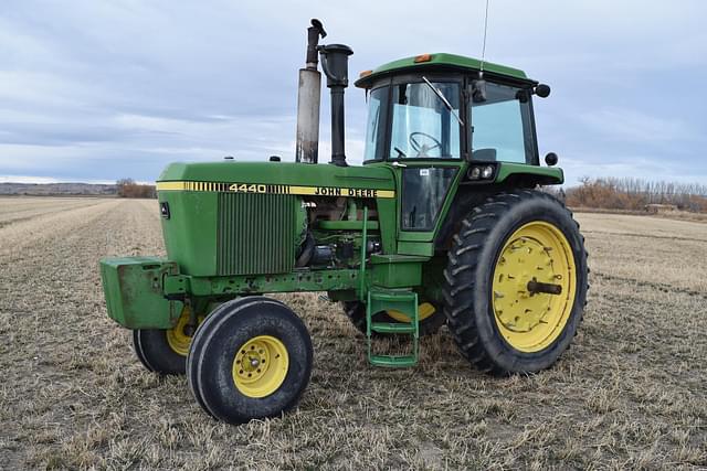 Image of John Deere 4440 equipment image 1