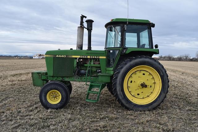 Image of John Deere 4440 equipment image 2