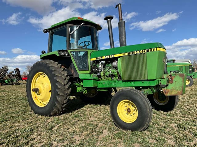 Image of John Deere 4440 equipment image 3