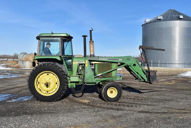 Image of John Deere 4440 equipment image 2