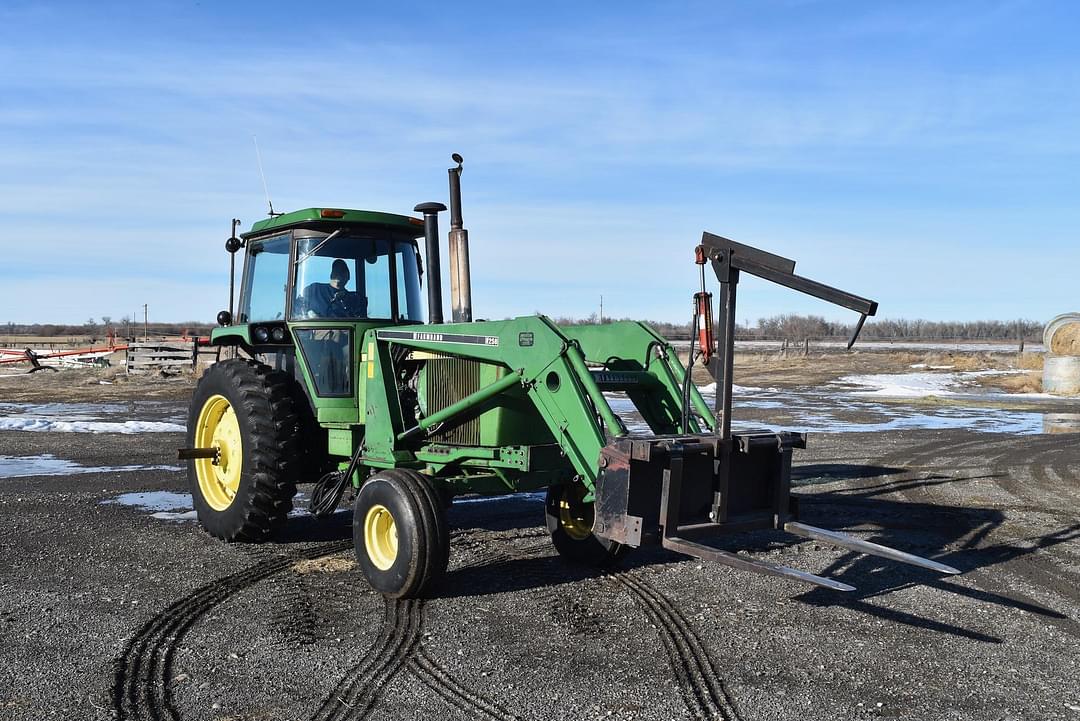 Image of John Deere 4440 Primary image