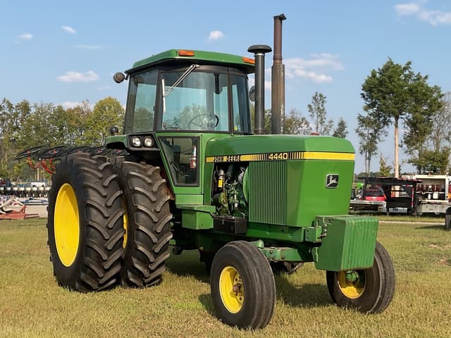 Image of John Deere 4440 equipment image 3