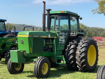 Main image John Deere 4440