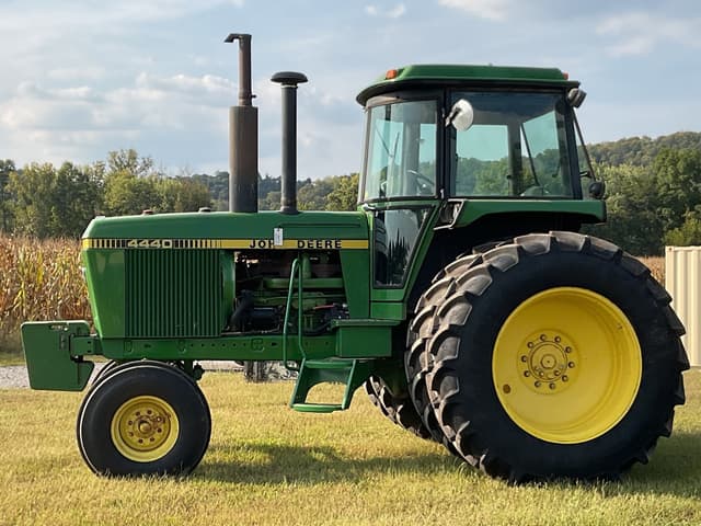 Image of John Deere 4440 equipment image 2