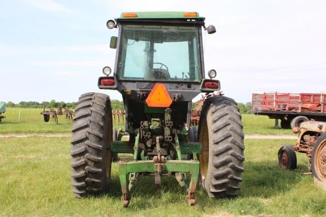 Image of John Deere 4440 equipment image 4