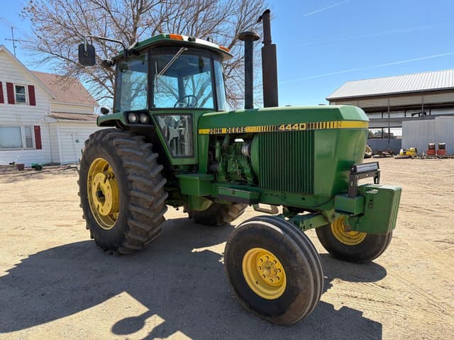 Image of John Deere 4440H equipment image 2