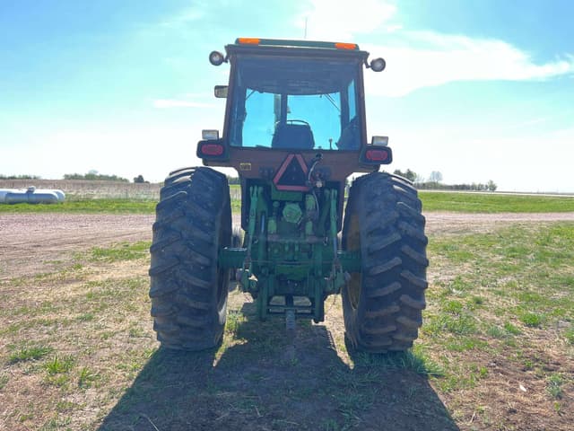 Image of John Deere 4640 equipment image 3