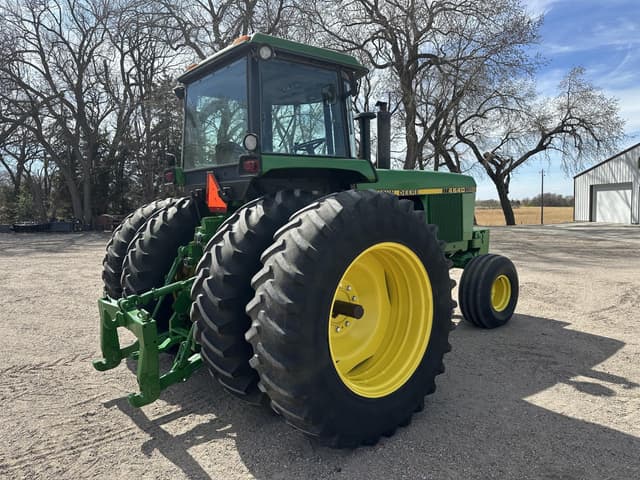 Image of John Deere 4640 equipment image 4