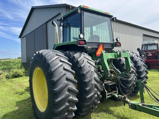 Image of John Deere 4640 equipment image 2