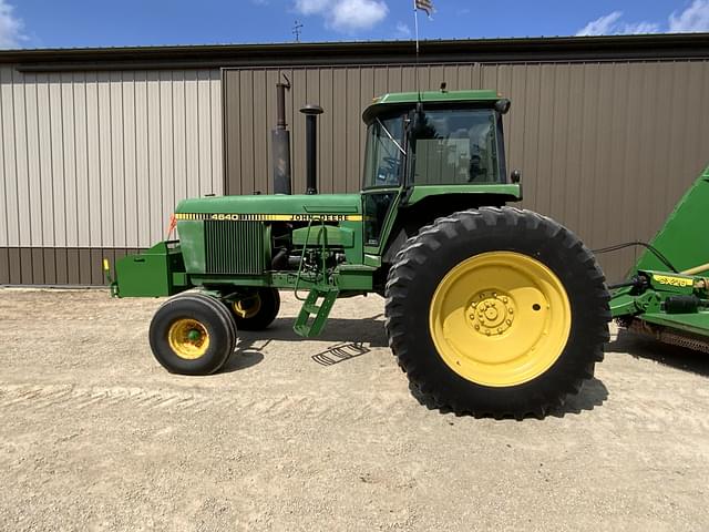 Image of John Deere 4640 equipment image 2