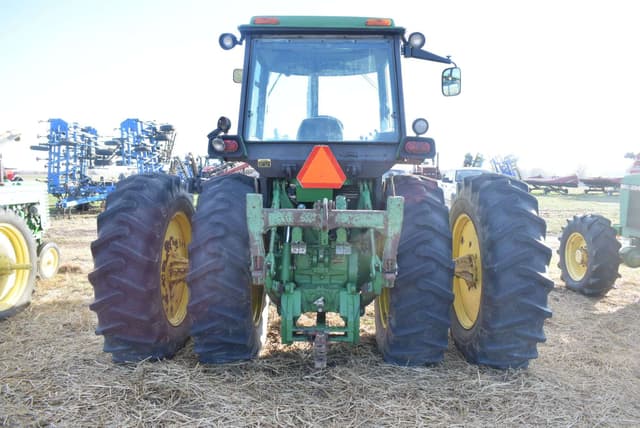 Image of John Deere 4640 equipment image 4