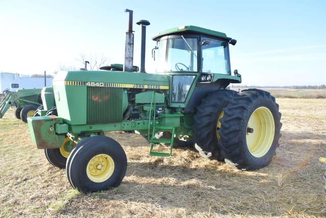 Image of John Deere 4640 equipment image 2