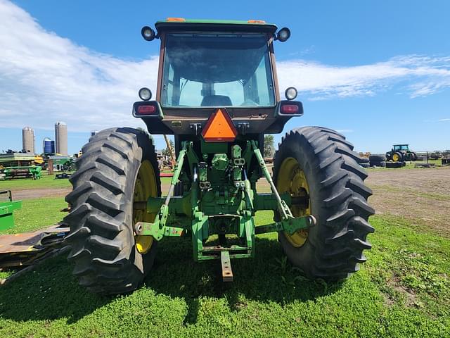Image of John Deere 4840 equipment image 4