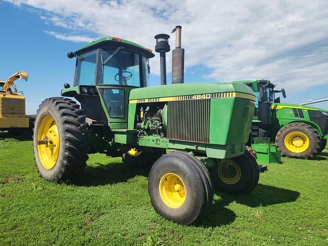 Image of John Deere 4840 equipment image 1
