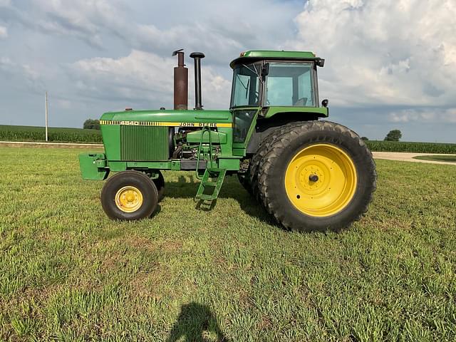 Image of John Deere 4840 equipment image 1