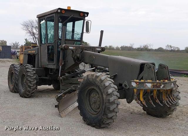 Image of John Deere 570A equipment image 2