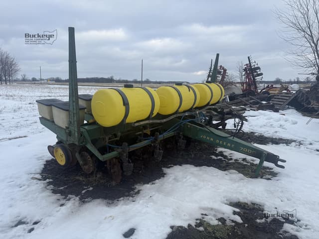 Image of John Deere 7000 equipment image 3