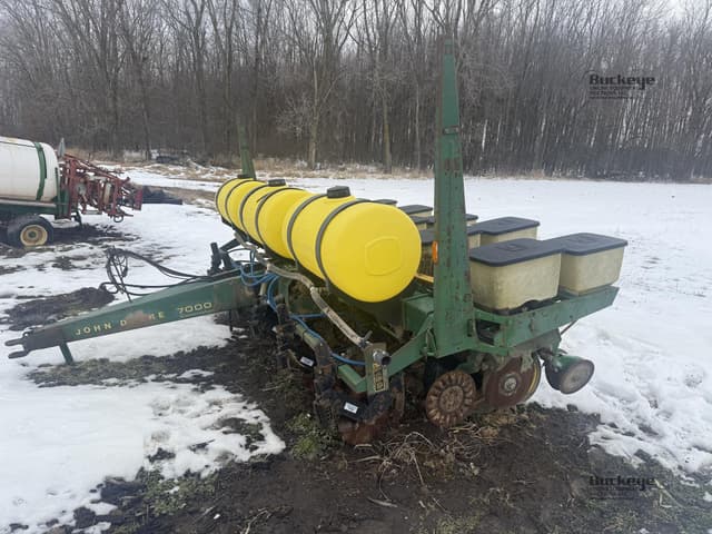 Image of John Deere 7000 equipment image 3