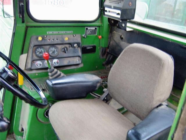 Image of John Deere 7700 equipment image 4