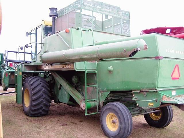 Image of John Deere 7700 equipment image 3