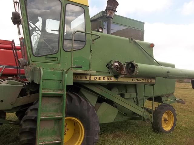 Image of John Deere 7700 equipment image 1