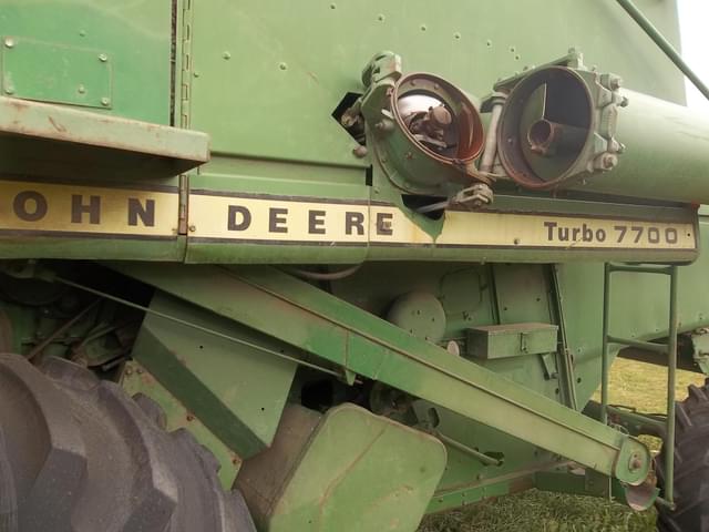 Image of John Deere 7700 equipment image 2