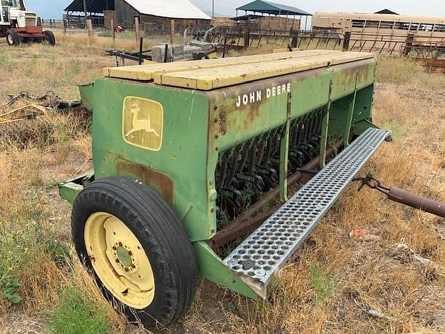 Image of John Deere 800 equipment image 1